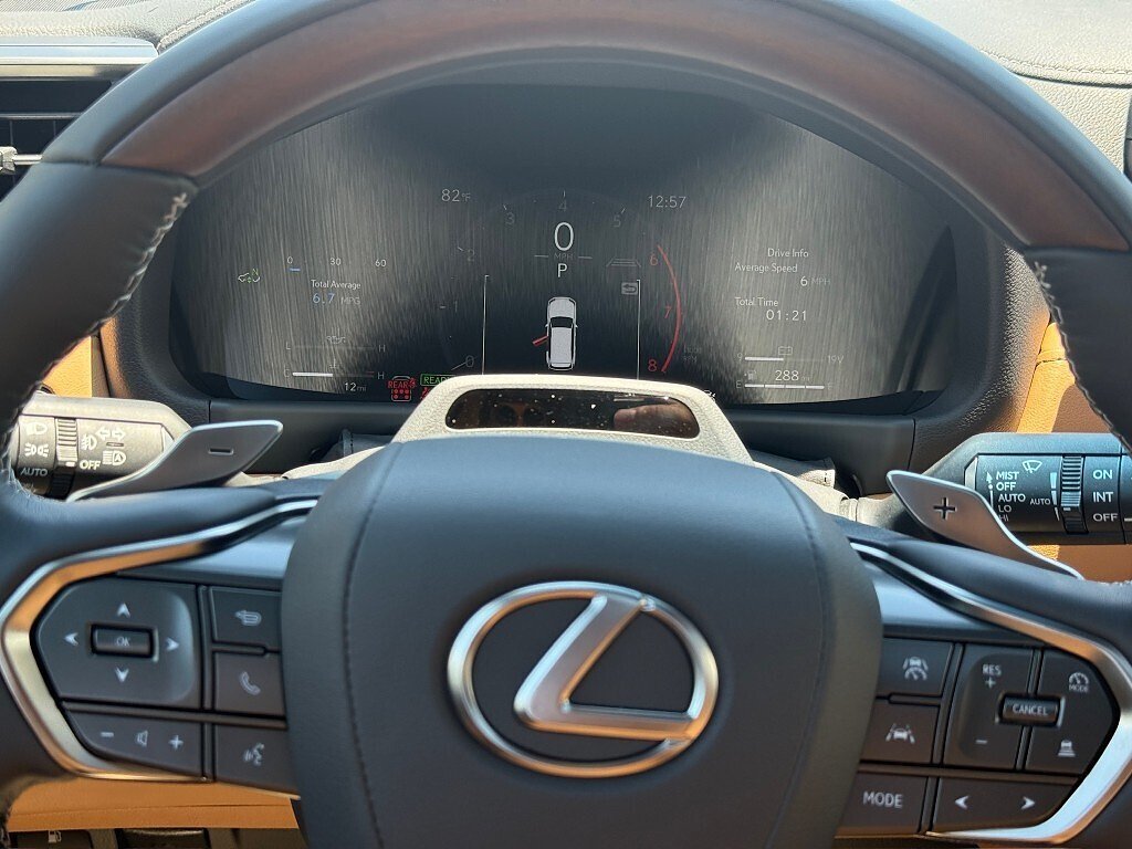 New 2026 Eminent White Pearl Lexus LUXURY image 24