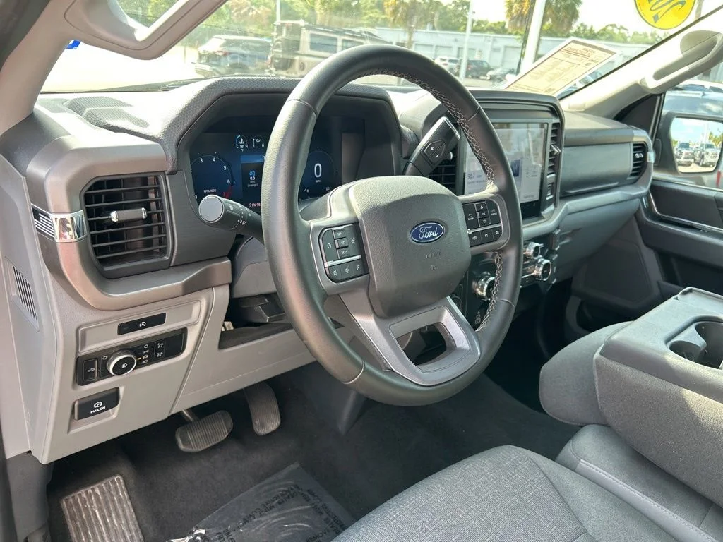 Used 2025 Black Ford XLT image 22