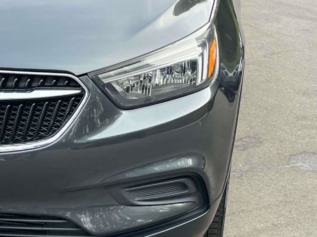 Used 2018 Gray Buick Preferred image 9