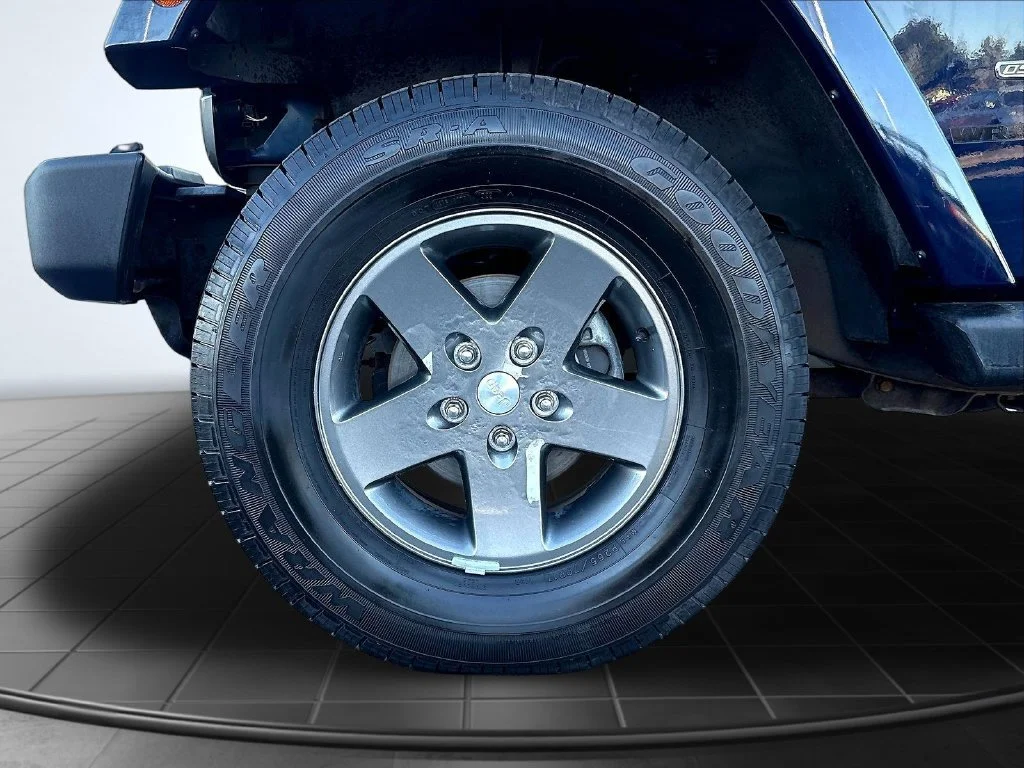 Used 2013 True Blue Pearlcoat Jeep Sport image 36