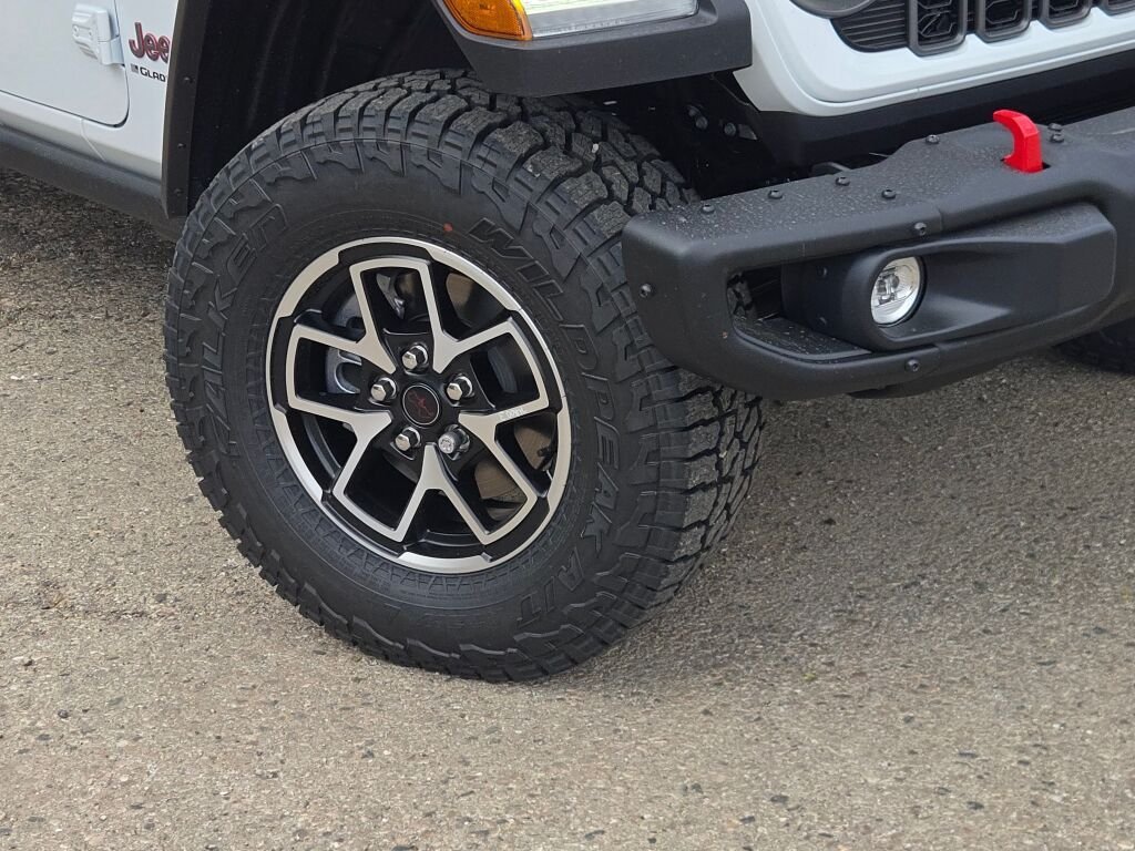 New 2026 Bright White Clear-Coat Exterior Paint Jeep Rubicon X image 4