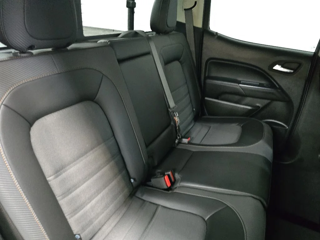 Used 2022 Black GMC AT4 w/Cloth image 16
