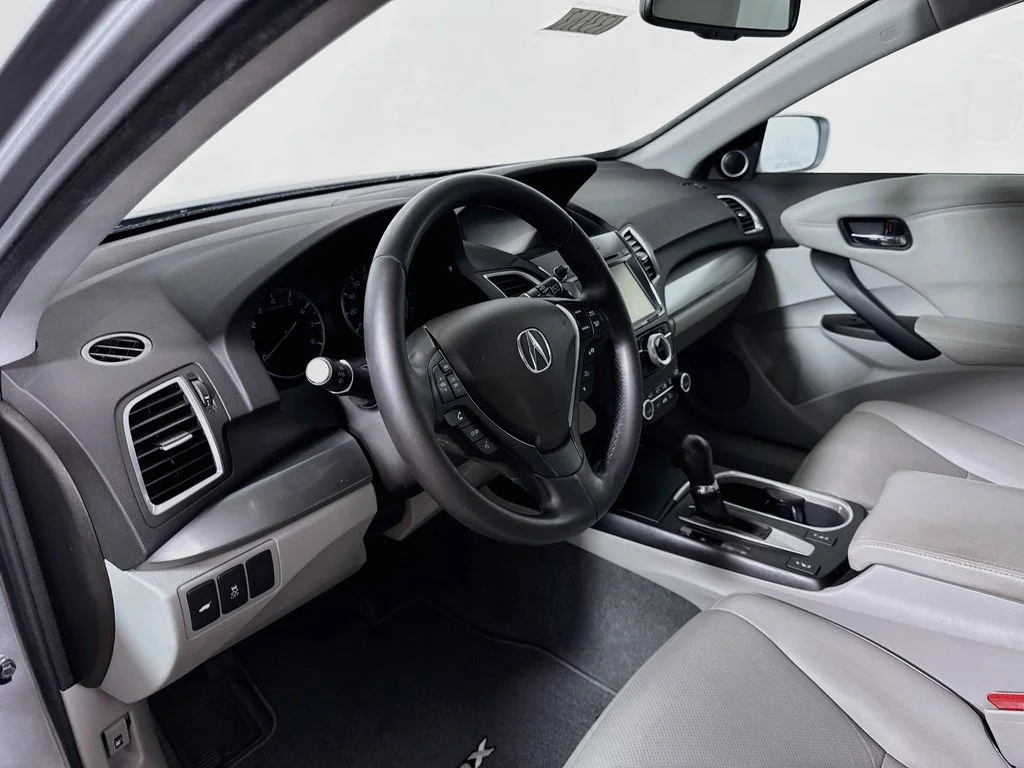 Used 2017 Lunar Silver Metallic Acura w/Technology Pkg image 10