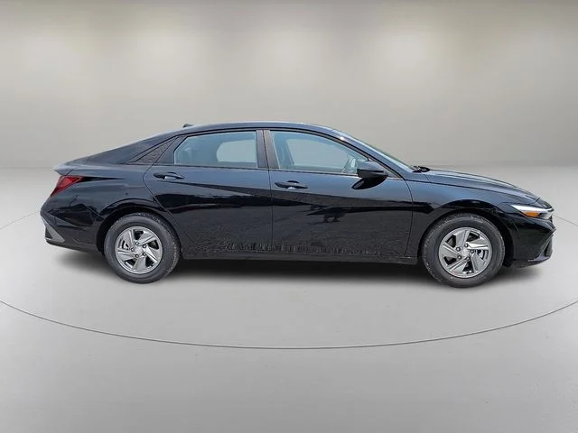 New 2026 Black Hyundai SE image 8