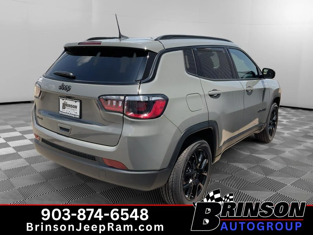 New 2026 Sting-Gray Clearcoat Jeep Latitude Altitude image 5