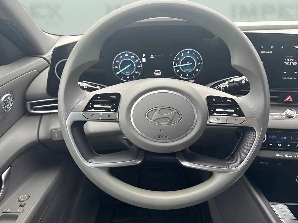 Used 2024 Gray Hyundai SEL image 12