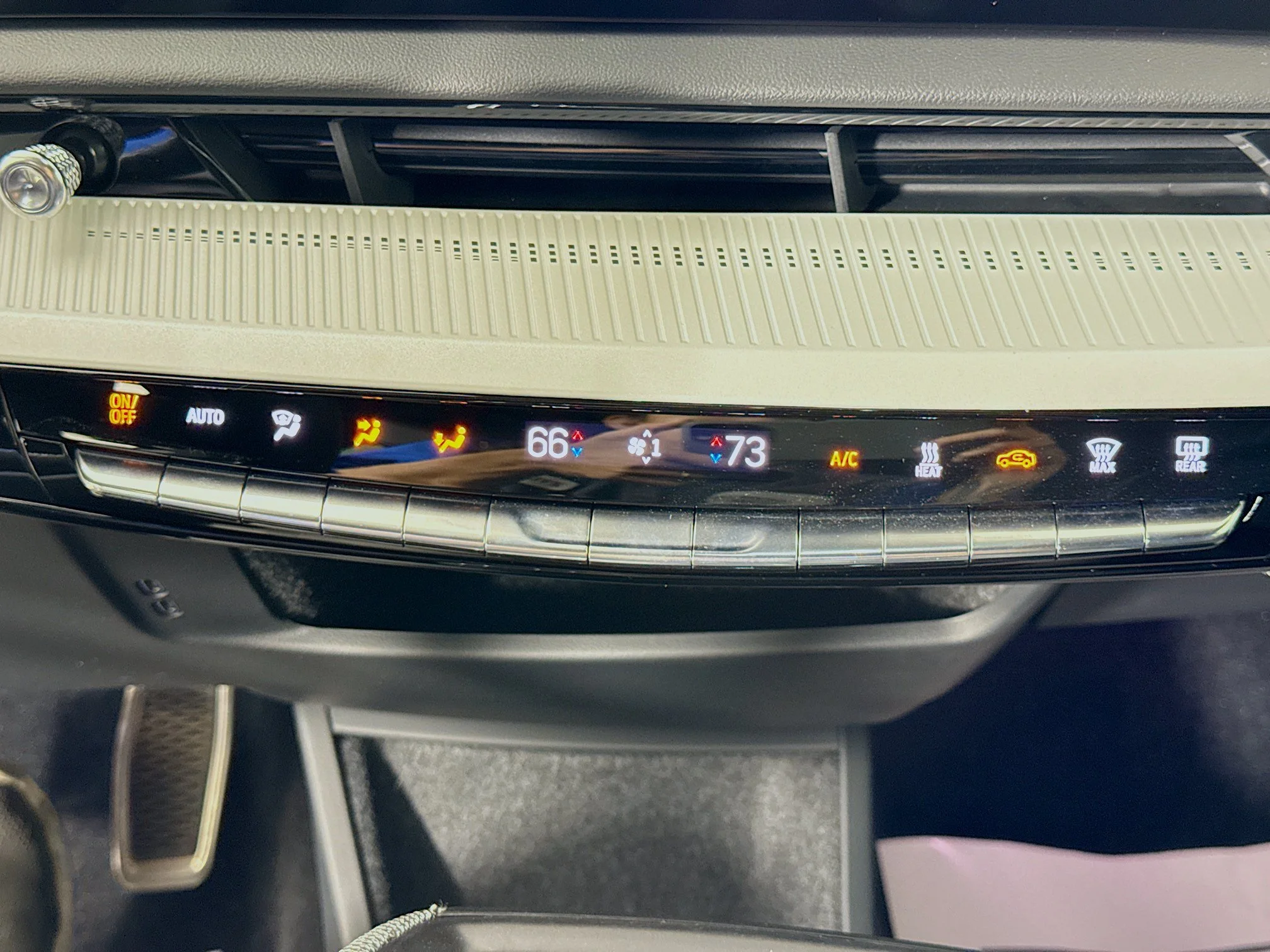 Used 2025 Crystal White Tricoat Cadillac Sport 1 image 18