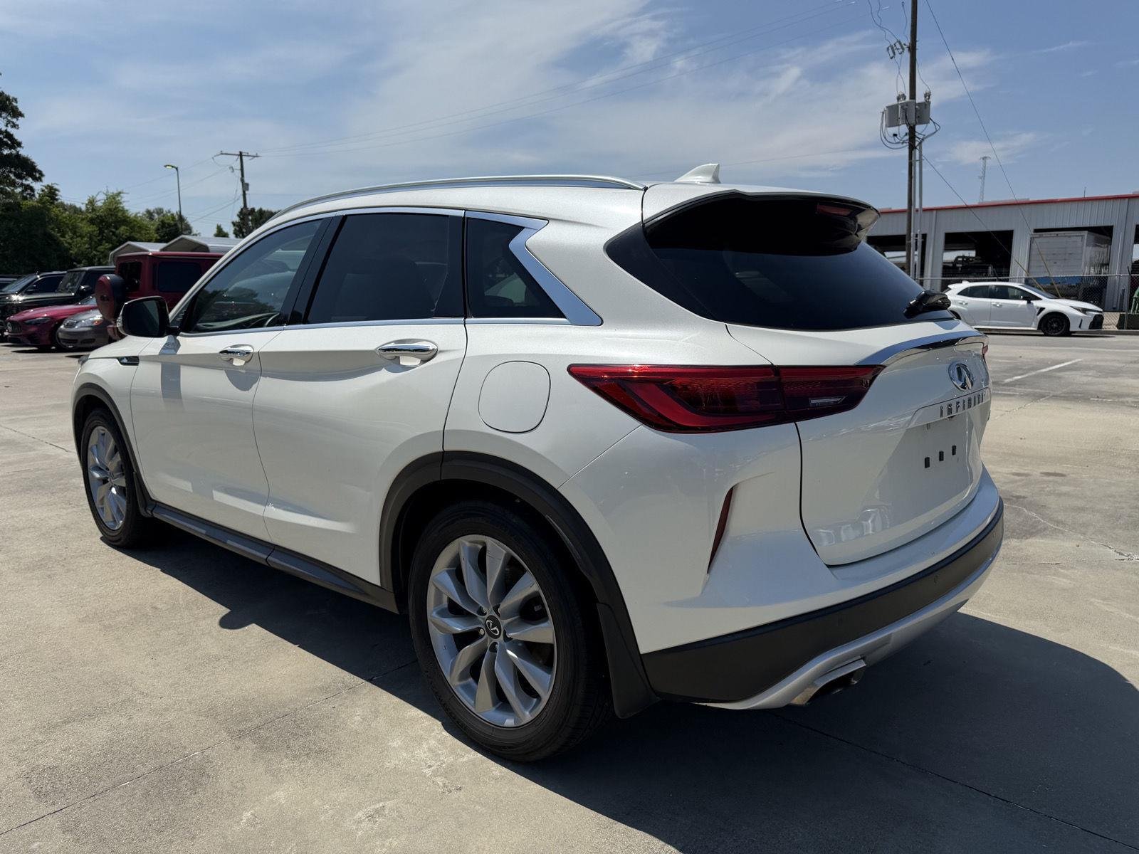 Used 2020 Majestic White INFINITI LUXE image 20
