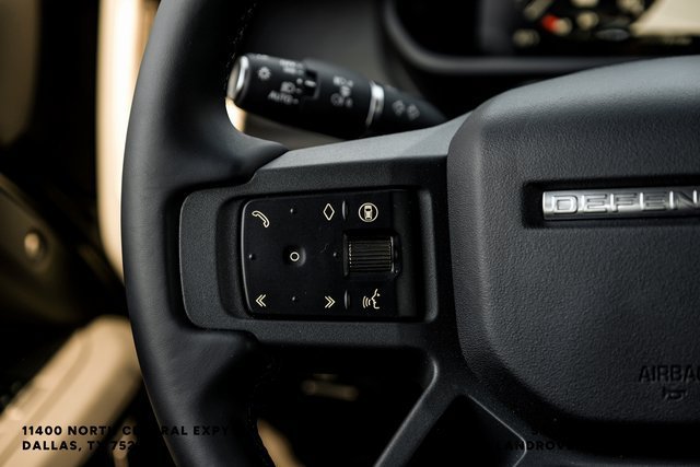 Used 2025 Santorini Black Metallic Land Rover X-Dynamic SE image 15