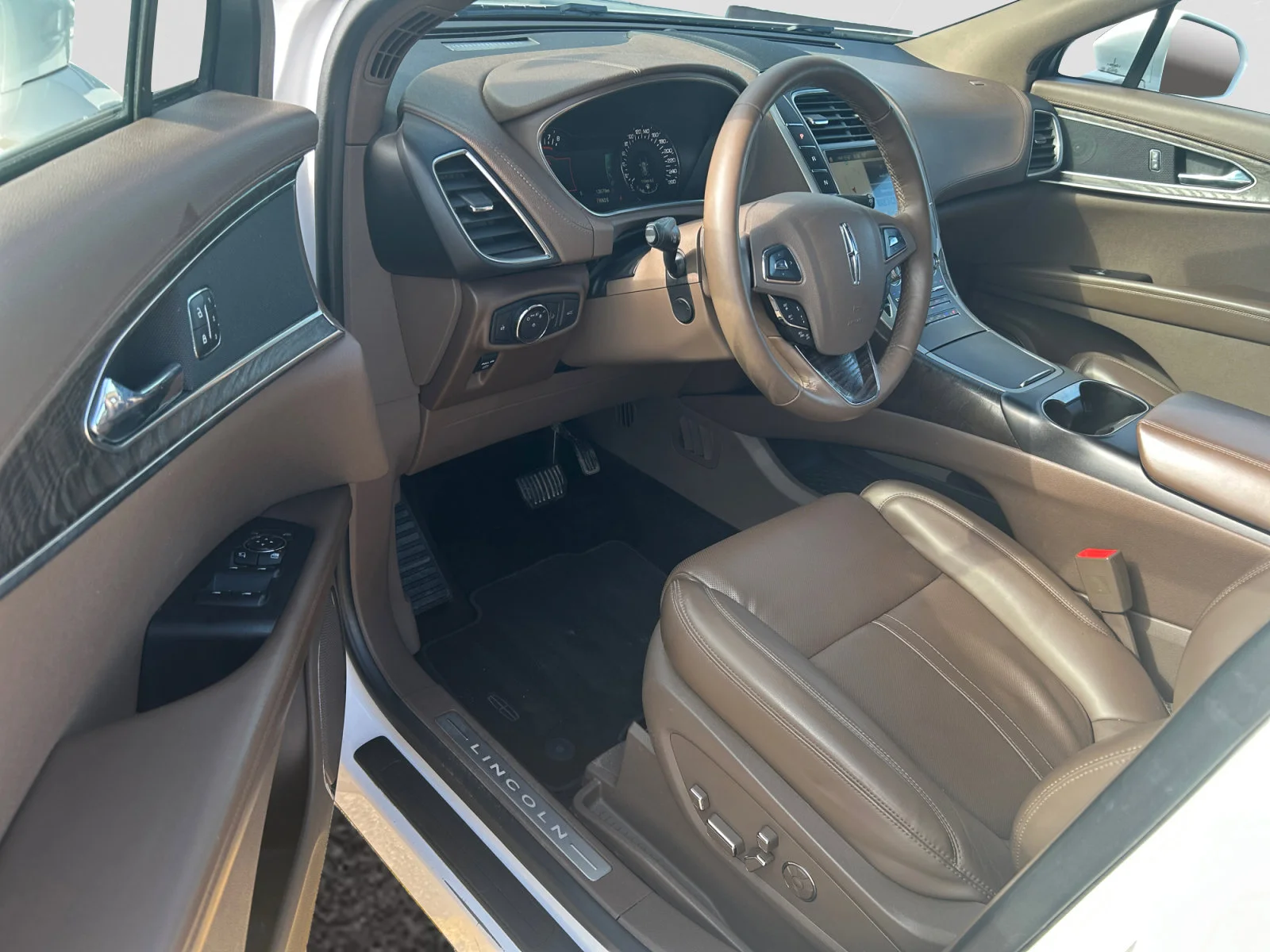 Used 2018 WHITE Lincoln RESERVE AWD image 13