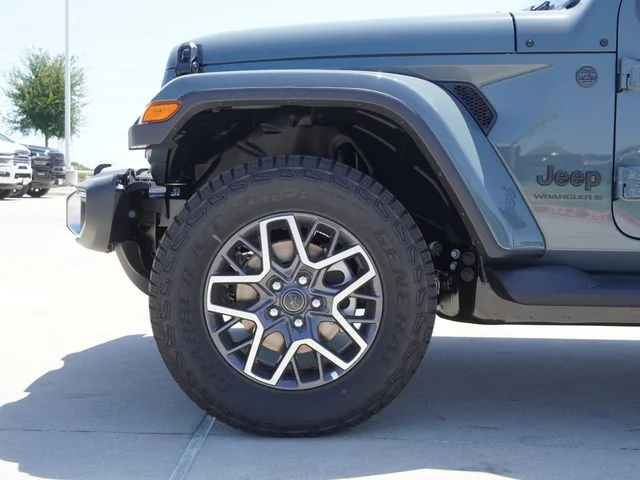 New 2026 Anvil Clear-Coat Exterior Paint Jeep Sahara image 5