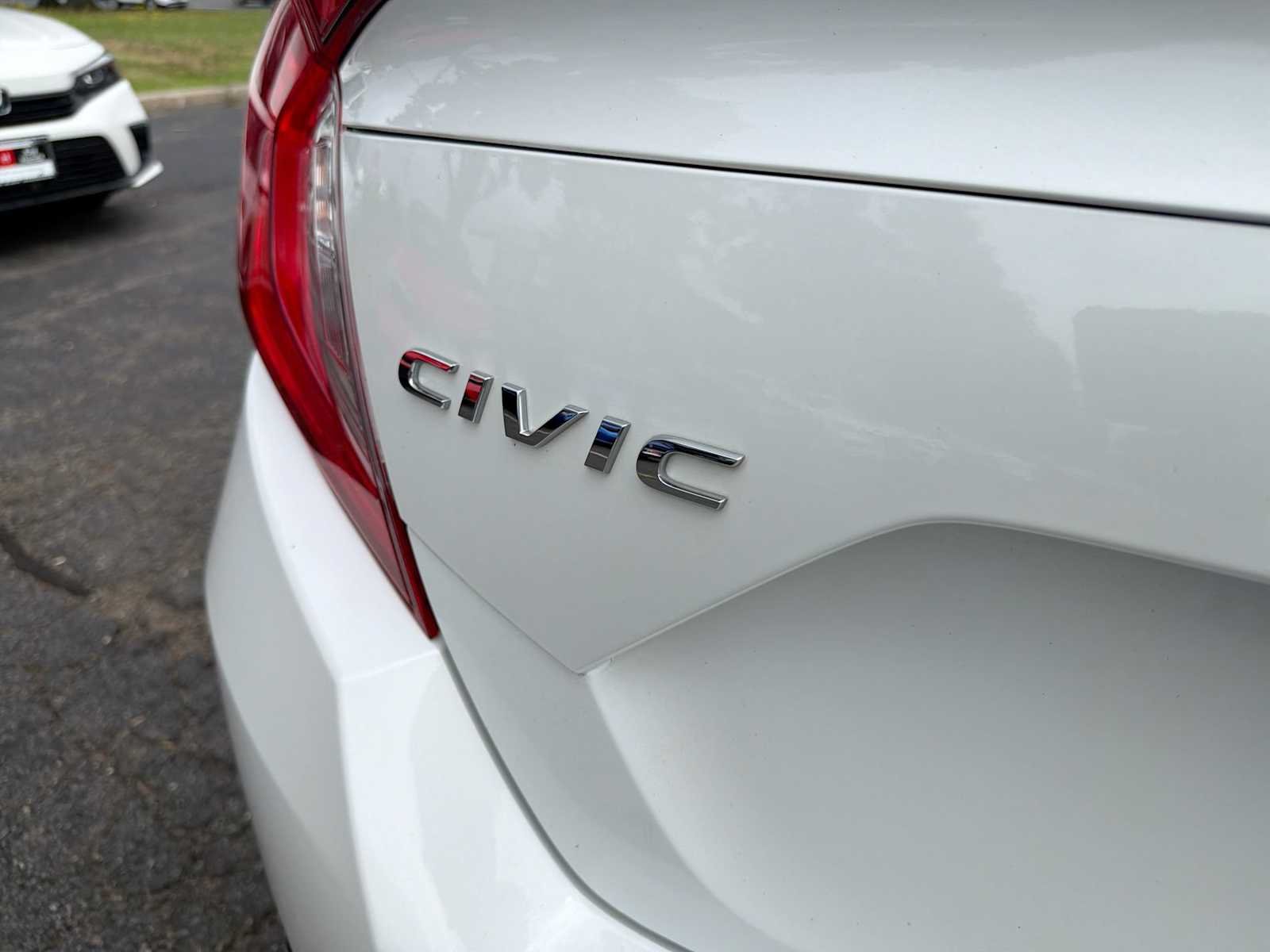 Used 2019 Platinum White Pearl Honda EX image 18