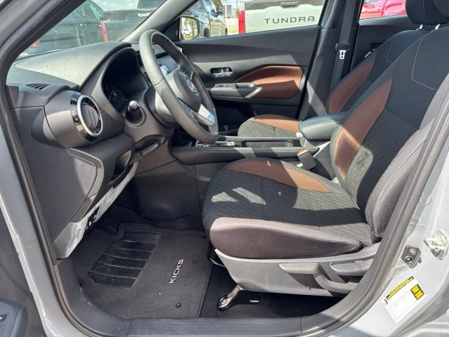 Used 2023 Gray Nissan SR image 11