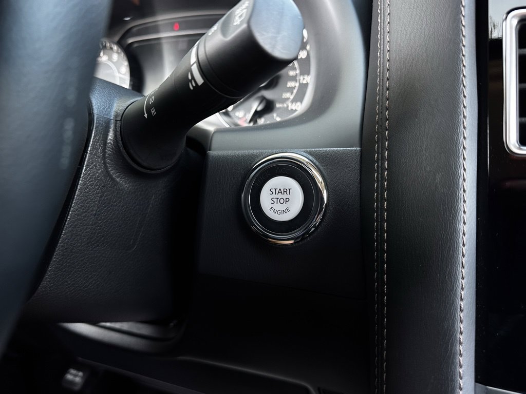 Used 2024 White Nissan Platinum image 17