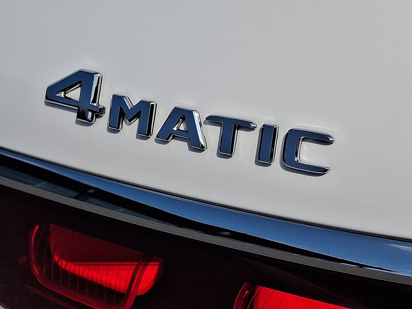 Certified Used 2025 Polar White Mercedes-Benz 4MATIC® image 35
