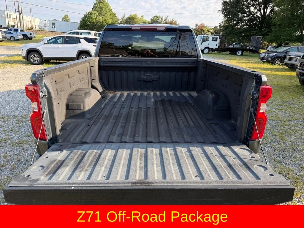 Used 2019 Gray Chevrolet LT image 17