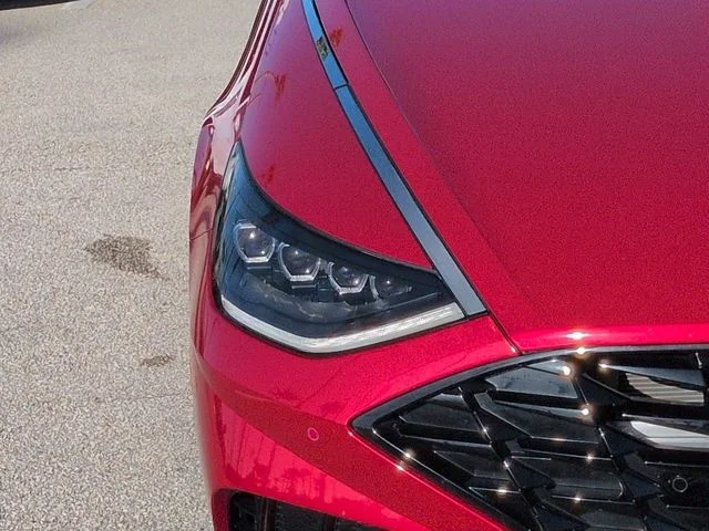 Certified Used 2020 Calypso Red Hyundai Limited image 10
