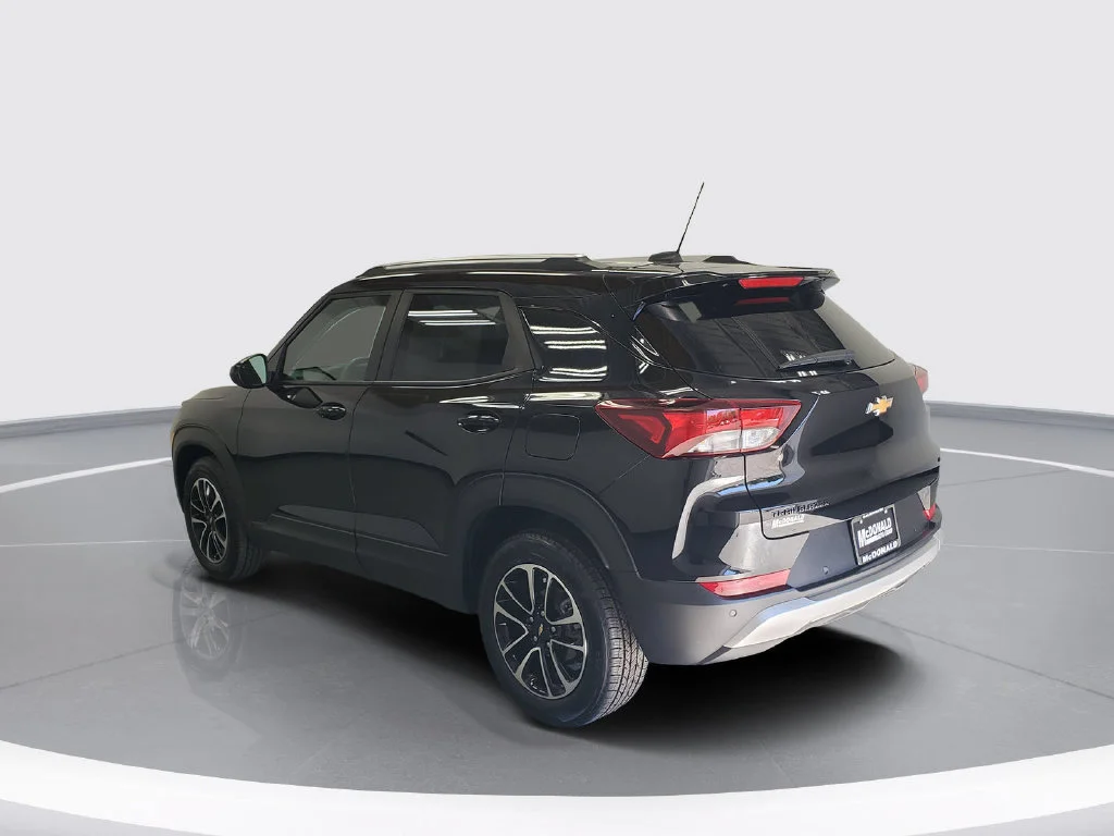 Used 2024 Mosaic Black Metallic Chevrolet LT image 4