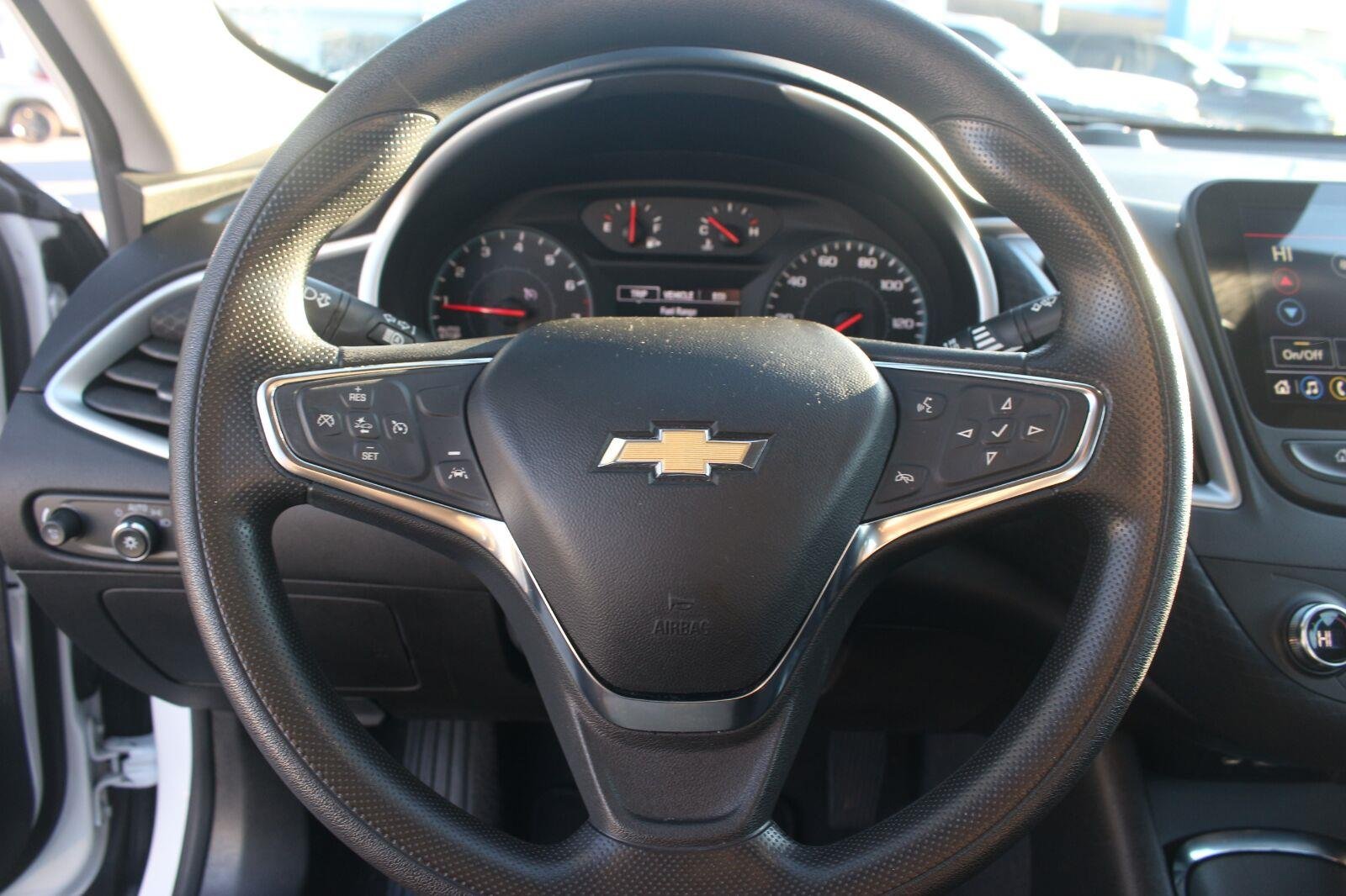 Used 2024 Summit White Chevrolet 1LT image 18