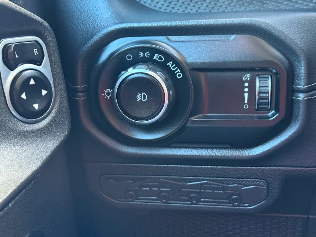 Used 2025 Black Jeep Rubicon image 19