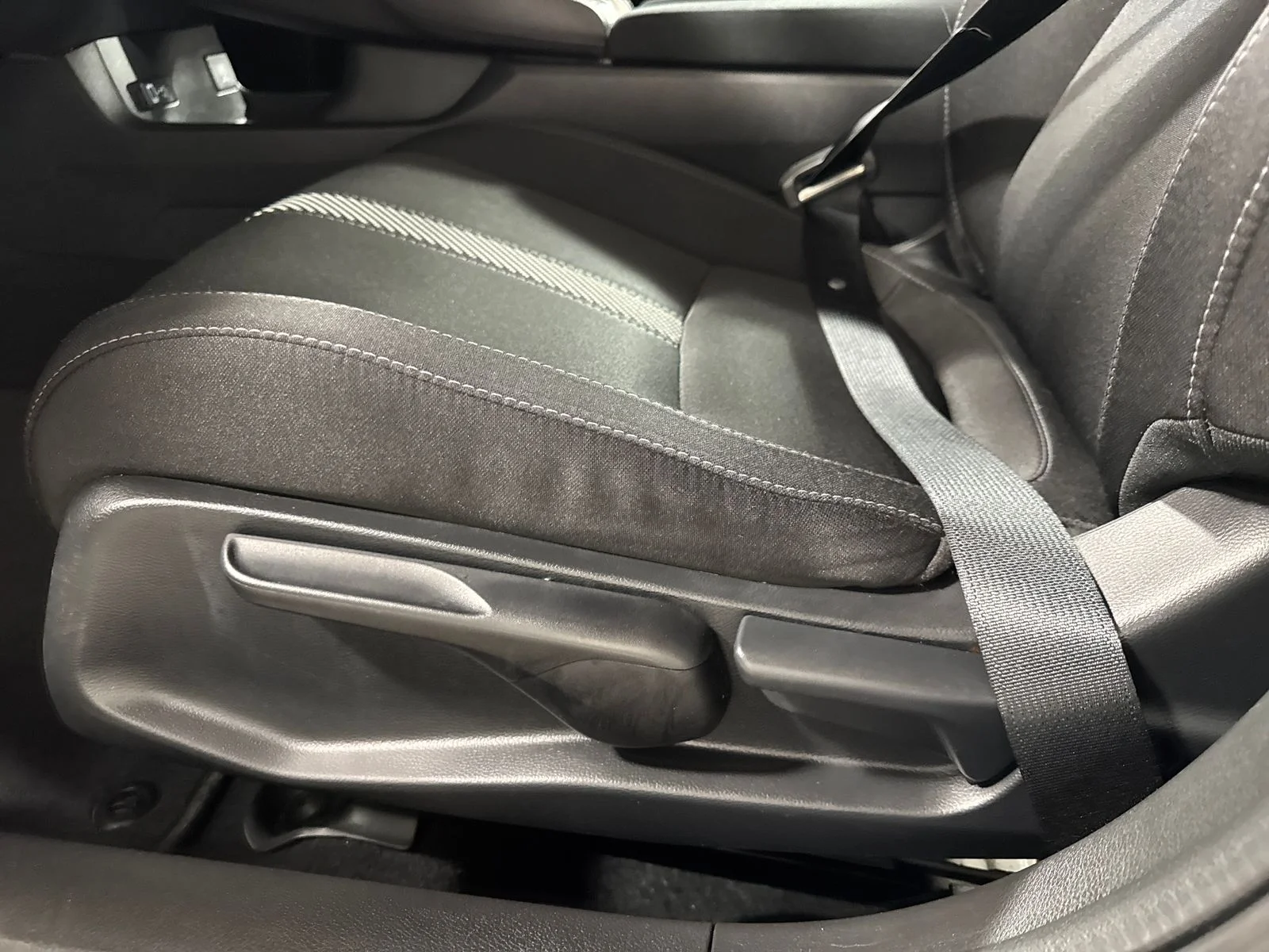 Used 2017  Honda EX-T image 17