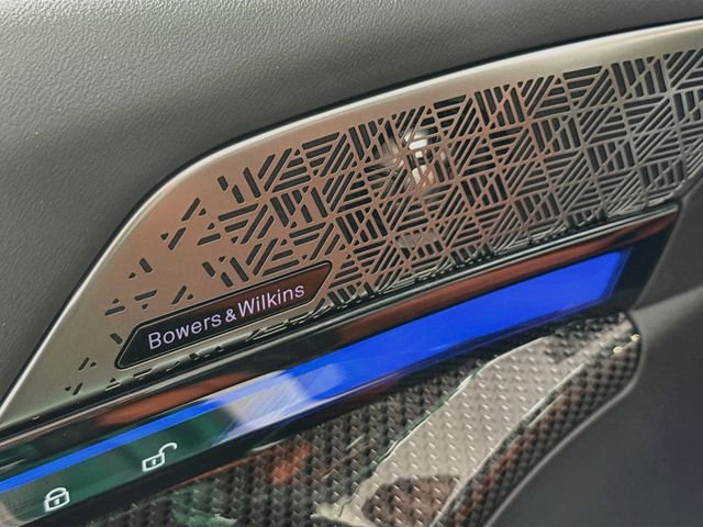 New 2027 Green Metallic BMW Base image 19