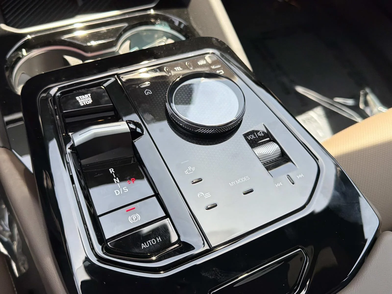 New 2027 Carbon Black Metallic BMW 530i image 24