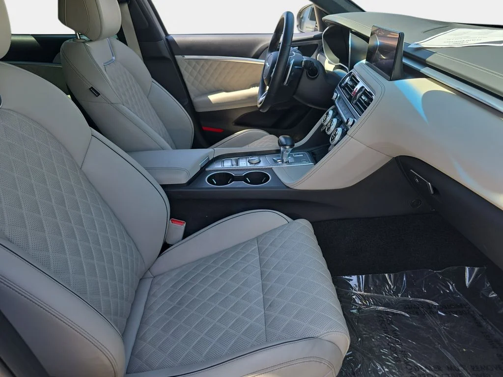 Used 2023 Silver Genesis 3.3T image 12