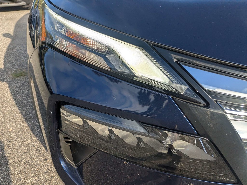 2025 Nissan Rogue SV - Photo 10