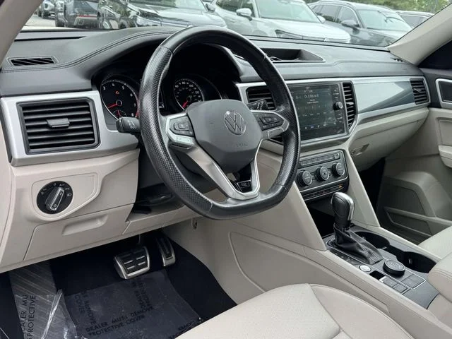 Used 2021 White Volkswagen 3.6L V6 SE w/Technology R-Line image 2