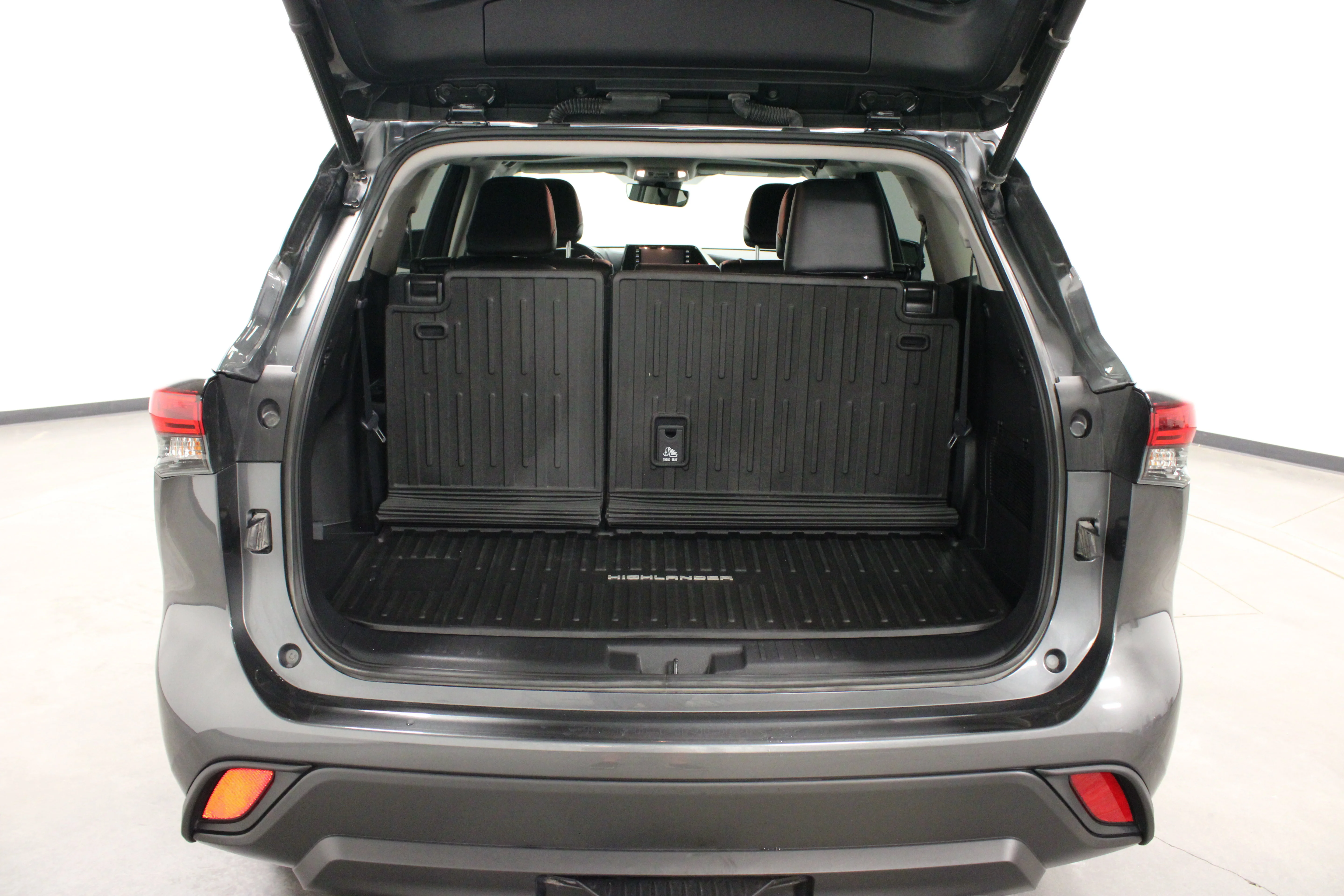 2022 Toyota Highlander XLE - Photo 14