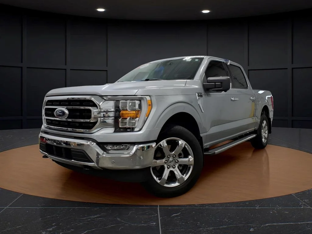 Certified Used 2022 Silver Ford XLT image 3