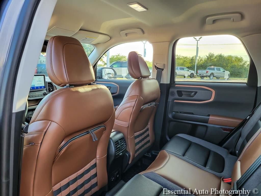 Used 2022 Gray Metallic Ford Outer Banks image 11
