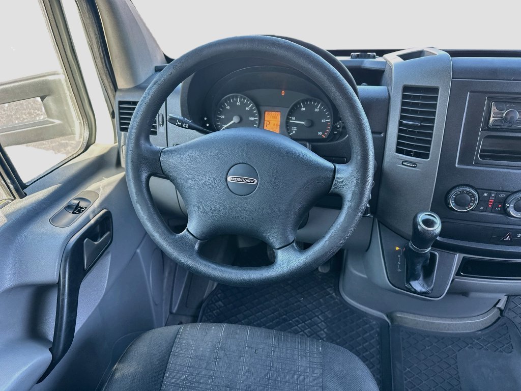 Used 2015 White Freightliner 14 Foot Flat Bed image 20