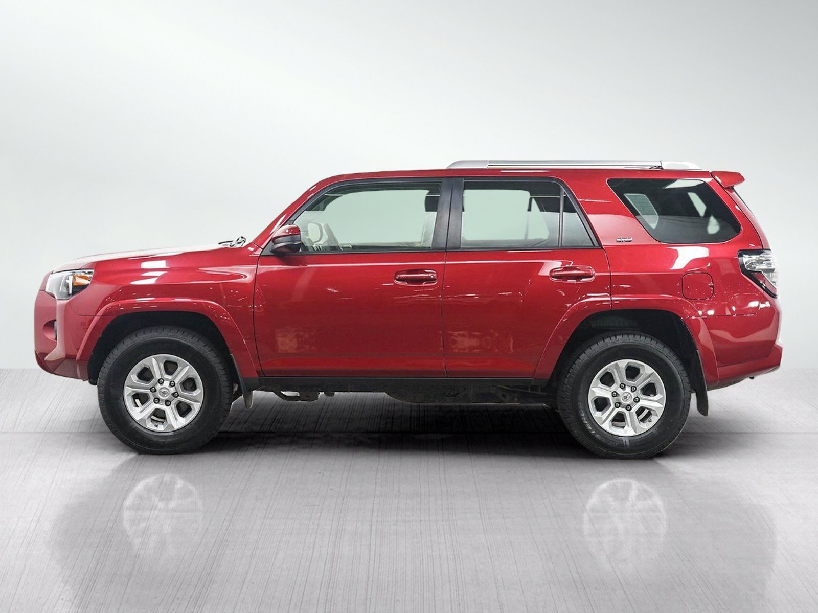 Used 2018 Toyota 4Runner SR5 with VIN JTEBU5JR7J5577289 for sale in South Saint Paul, Minnesota