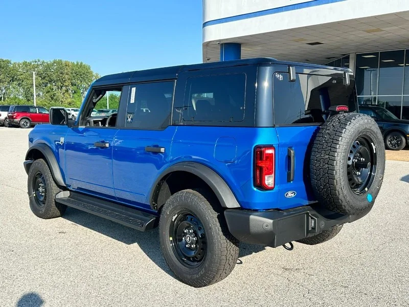 New 2026 Velocity Blue Metallic Ford Big Bend 4 Door 4x4 image 3