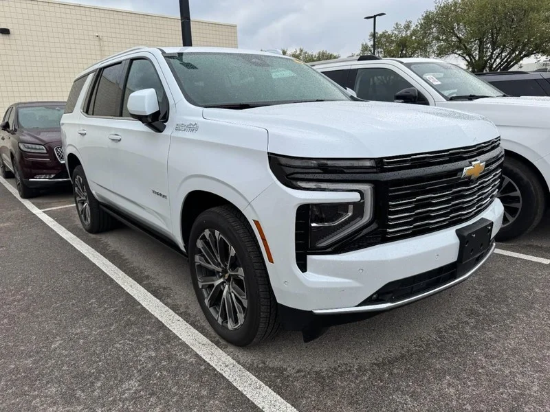 Used 2026 Polar White Tricoat Chevrolet 4WD 4dr High Country image 3