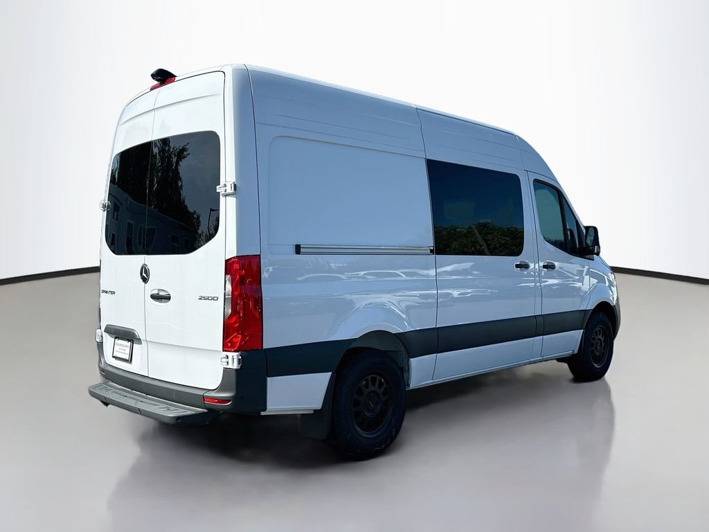 New 2026 Arctic+White Mercedes-Benz Crew 144 WB image 9