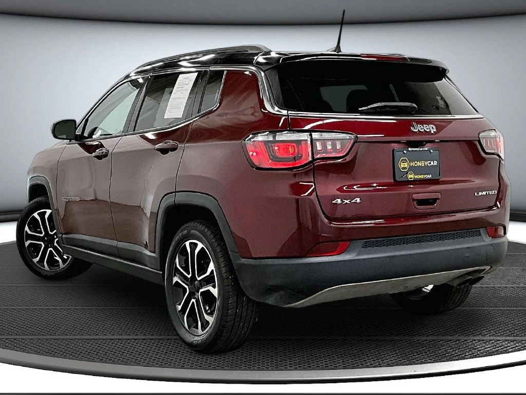 Used 2022 Red Jeep Limited image 4