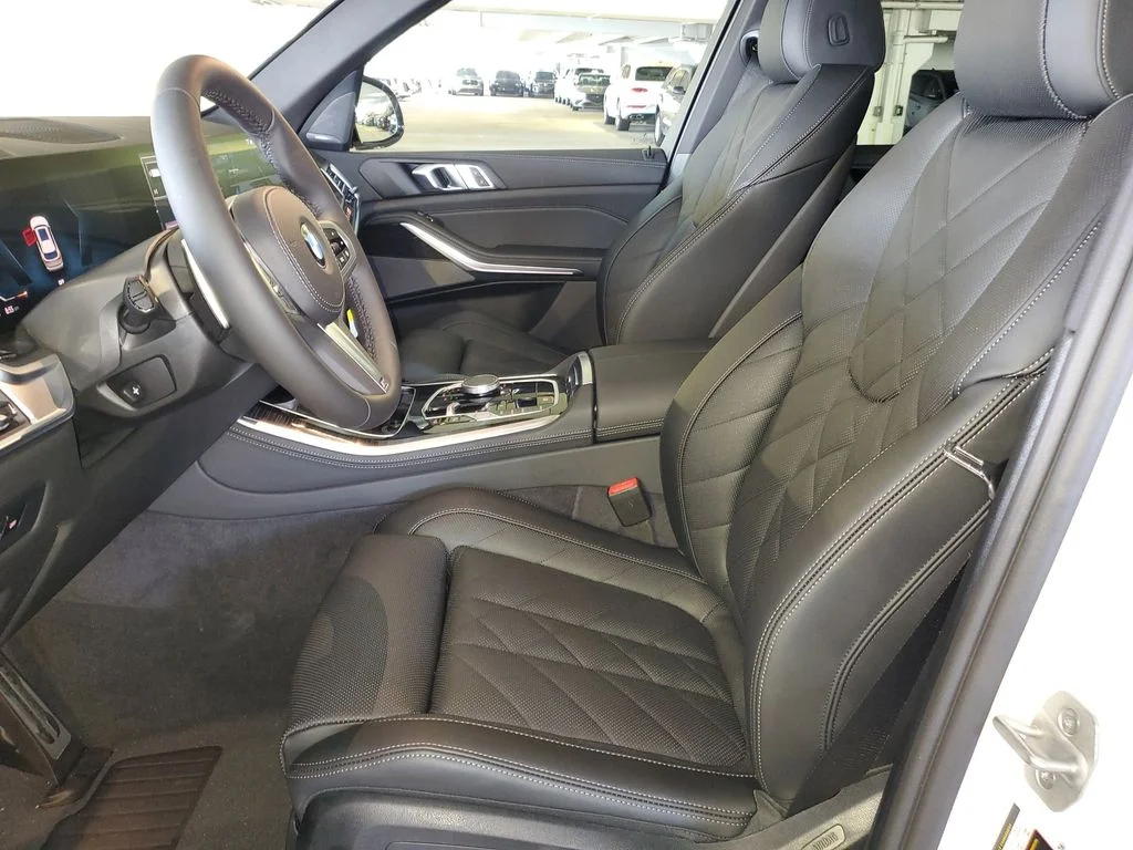 Used 2026 White BMW sDrive40i image 16
