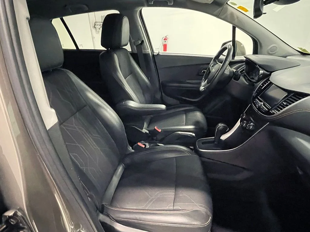 Used 2021 Gray Chevrolet LT image 25