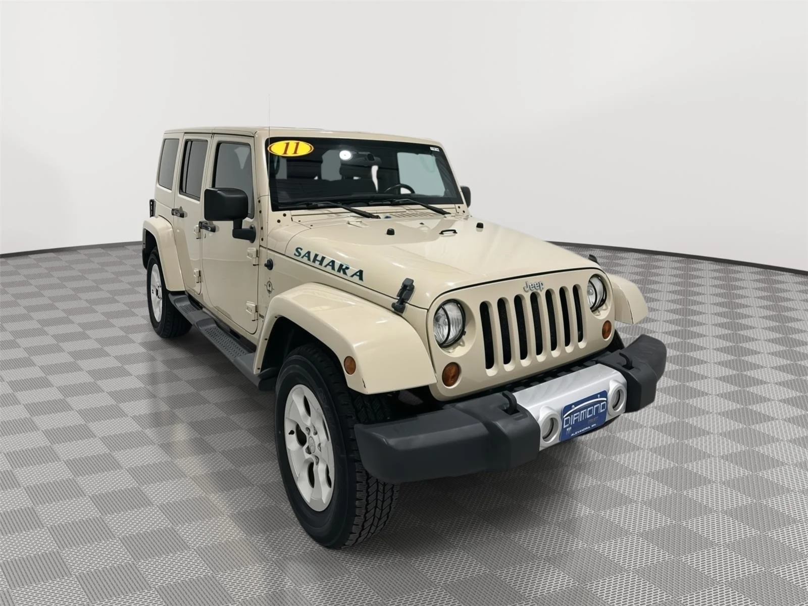 Used 2011 Tan Jeep Sahara image 7