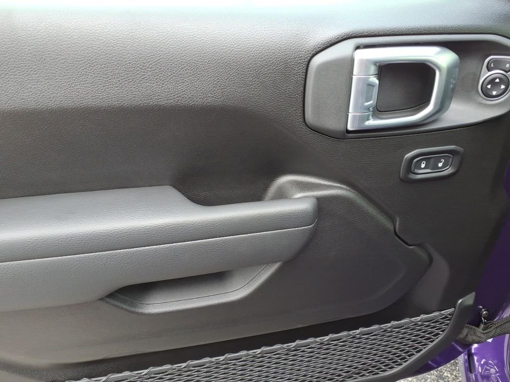 New 2026 Reign Exterior Paint Jeep Sport S image 6