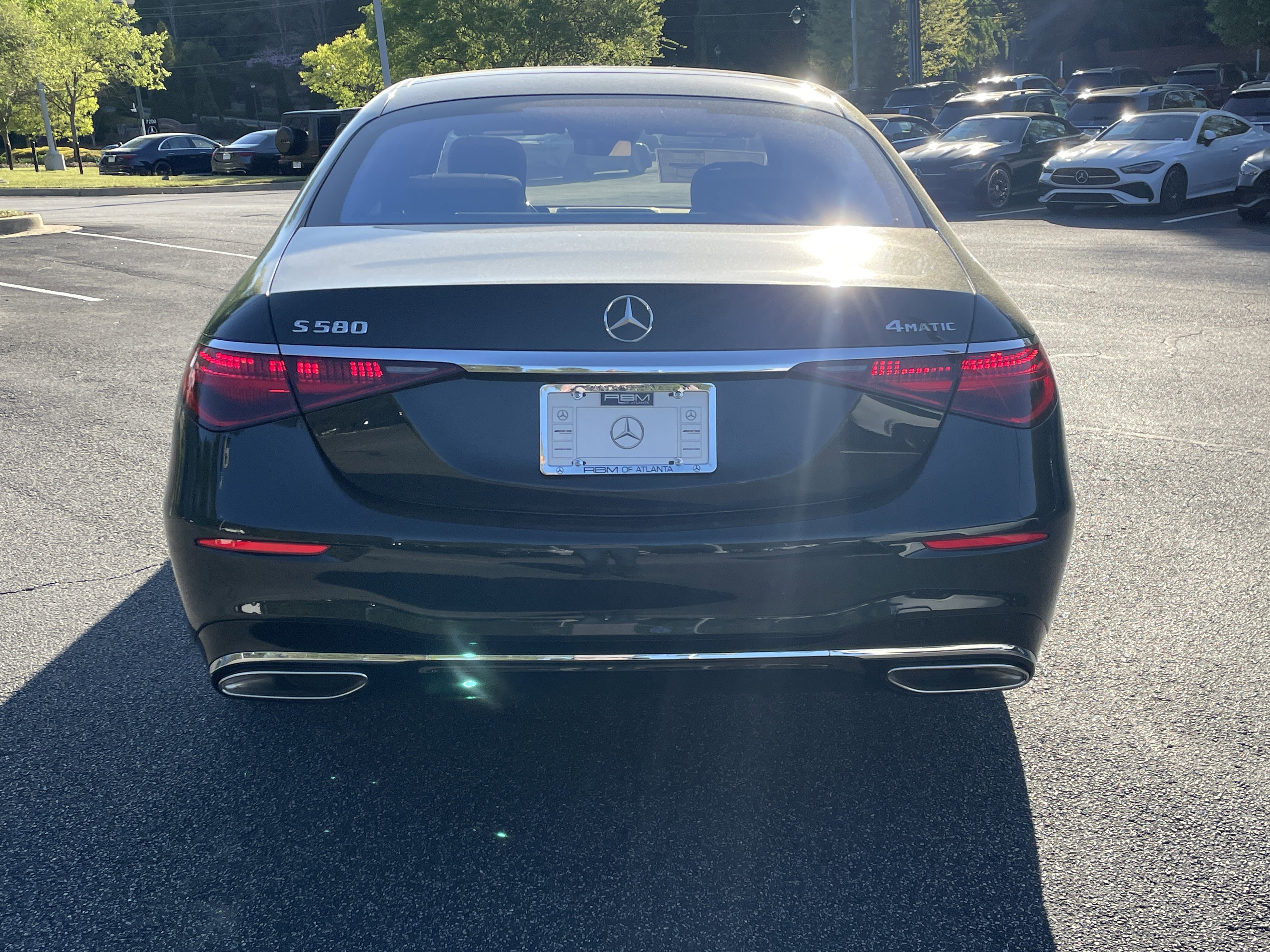 New 2026 MANUFAKTUR Exclusive Allanite Green Metallic Mercedes-Benz S 580 4MATIC® Sedan image 7