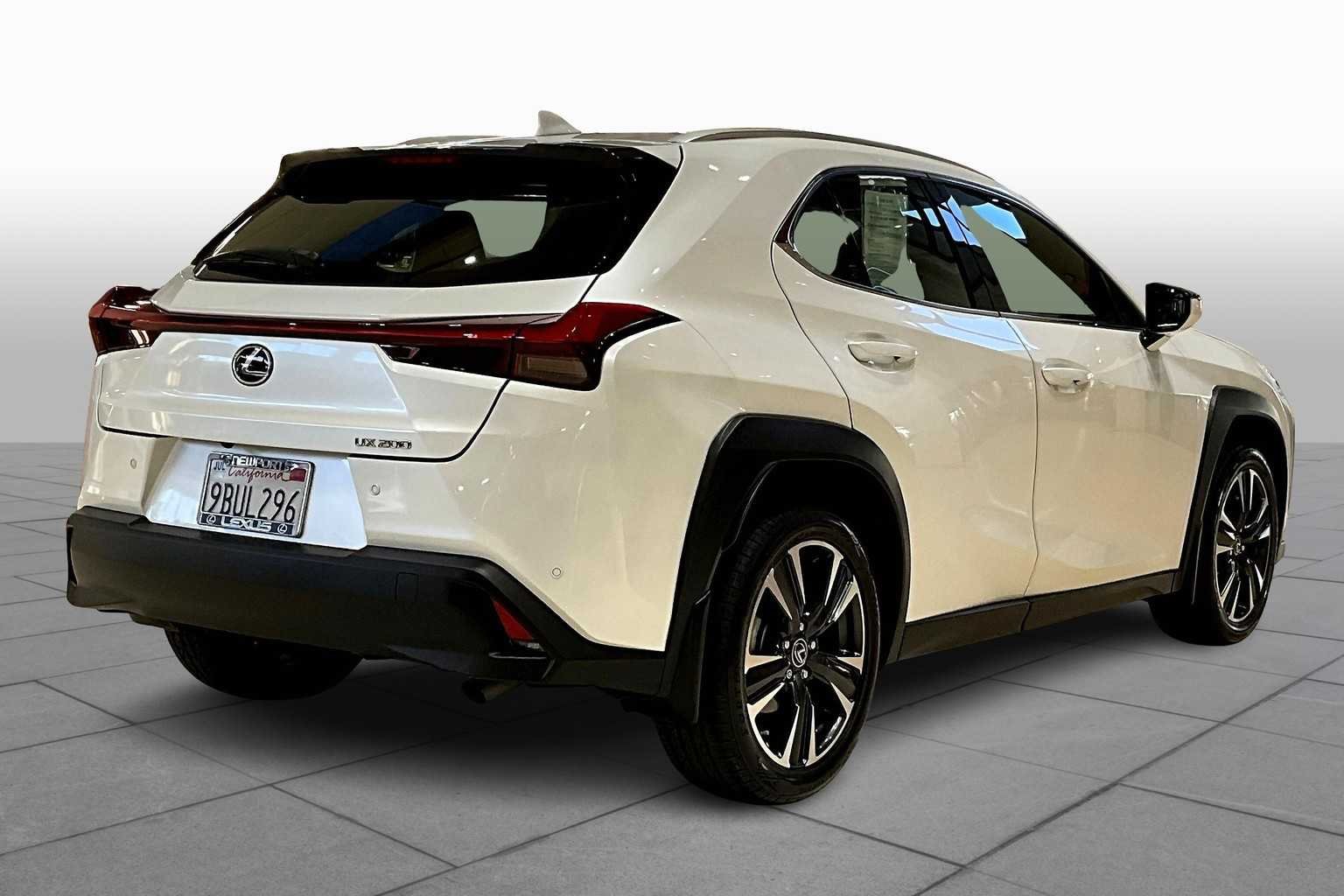 Certified Used 2022 Eminent White Pearl Lexus  image 12
