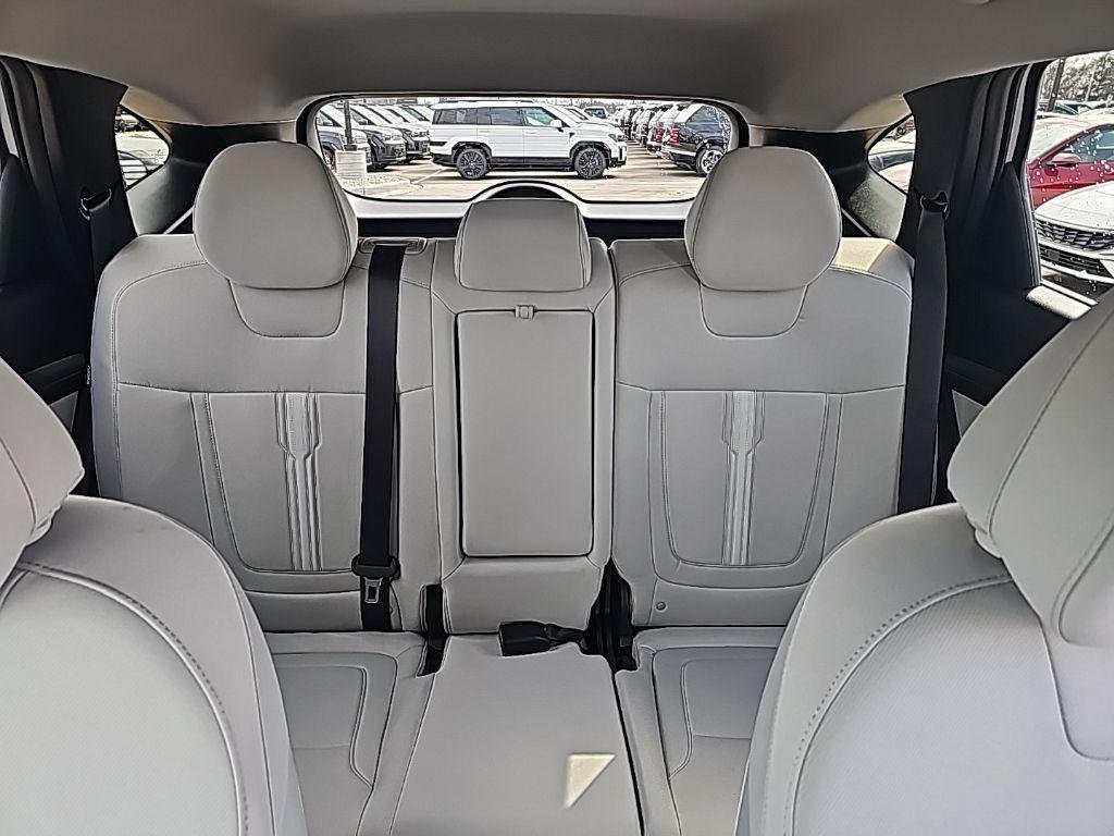 New 2026 White Hyundai SEL AWD image 26