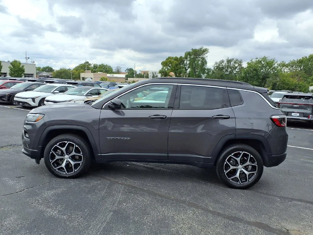 Used 2024 Baltic Gray Metallic Clearcoat Jeep Limited image 21
