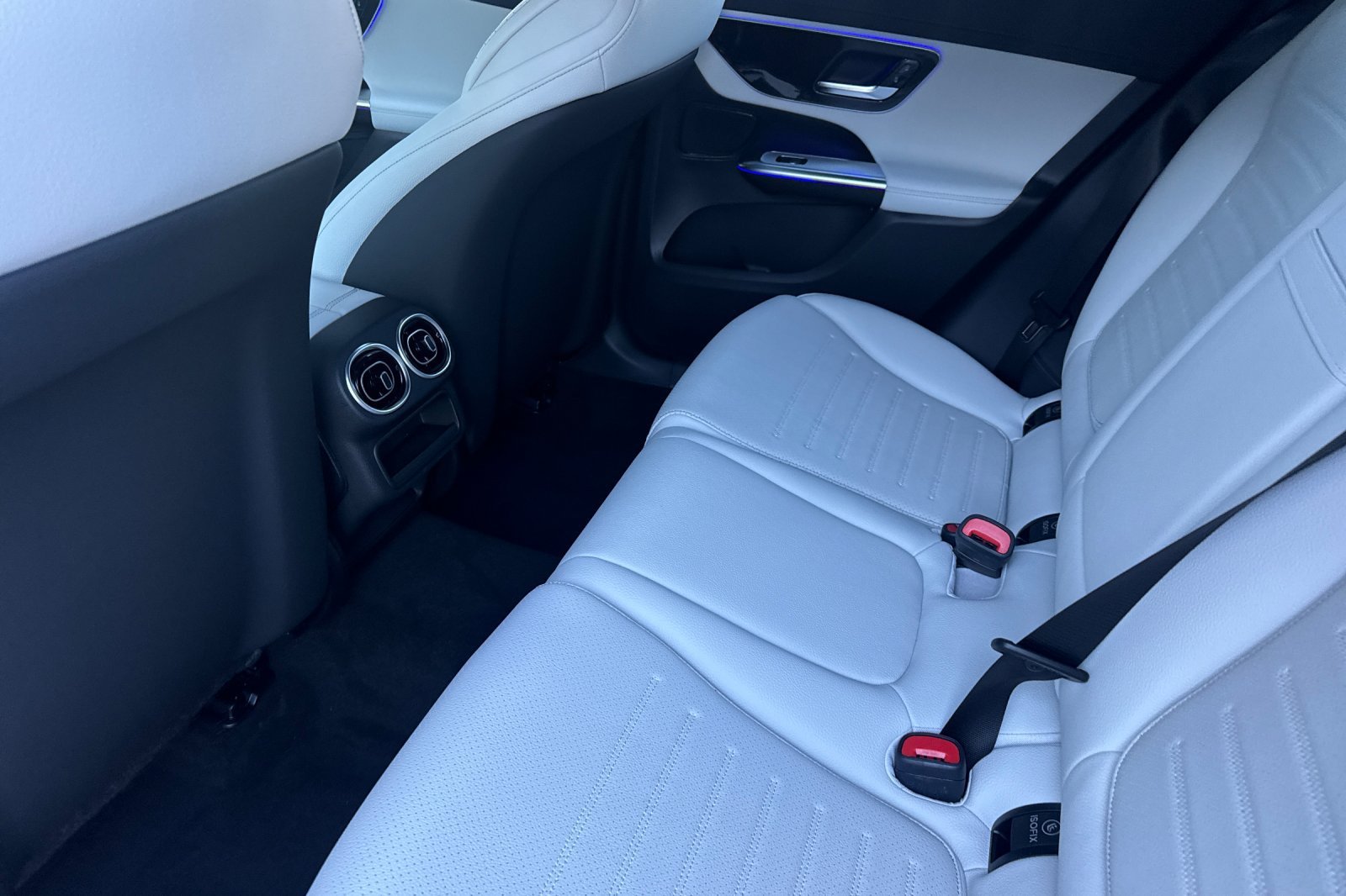 New 2027 Polar White Mercedes-Benz GLC 300 Coupe image 11