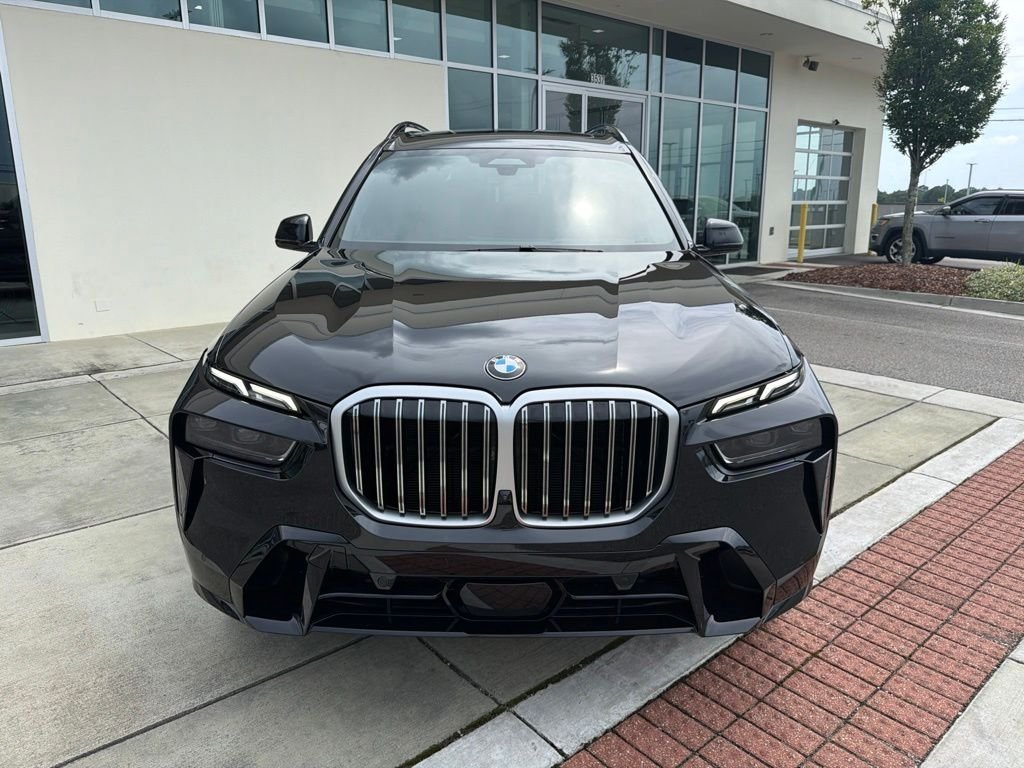 Used 2025 Black Sapphire Metallic BMW xDrive40i image 2