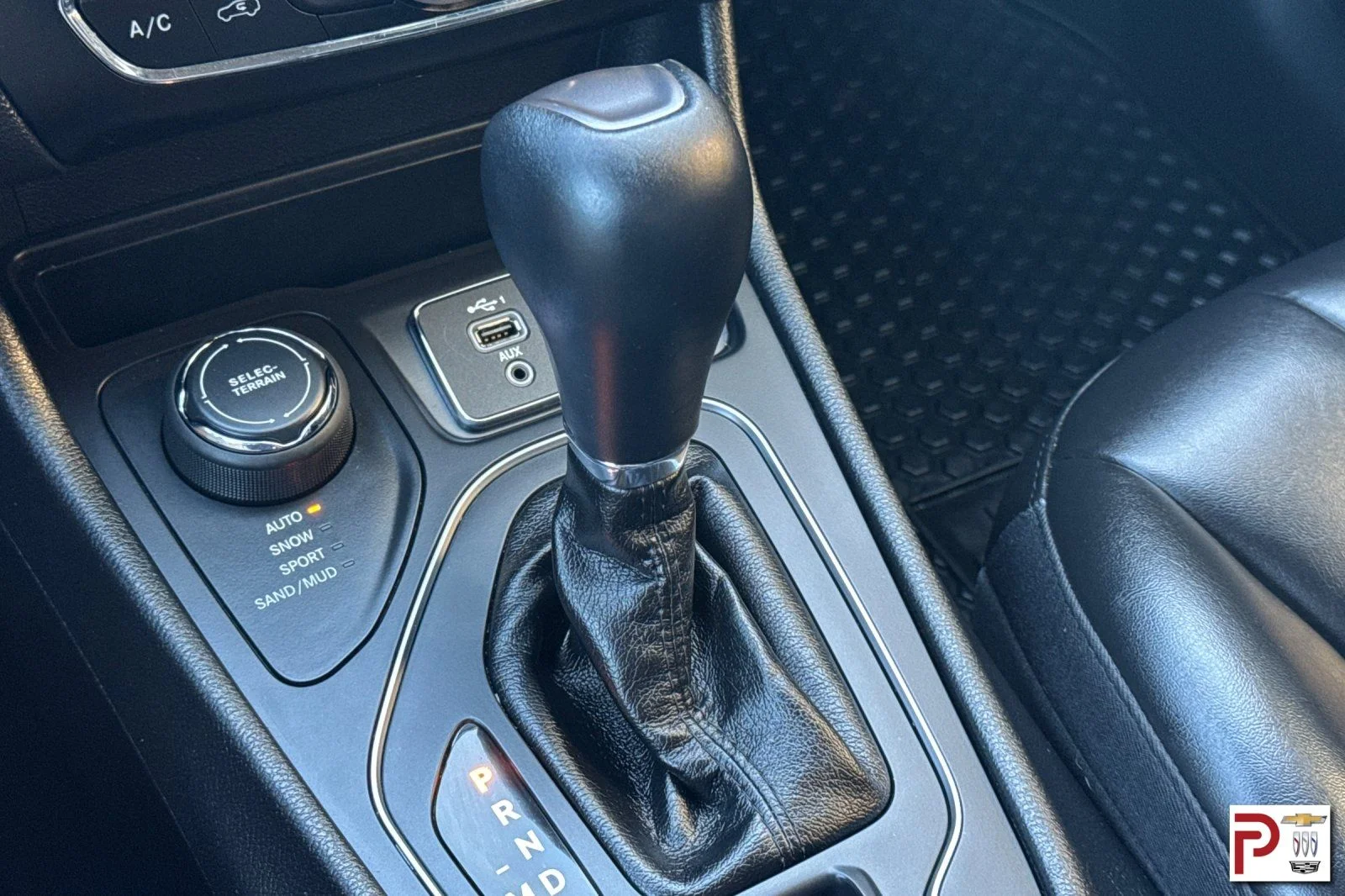 Used 2020 Gray Jeep Latitude Plus image 24